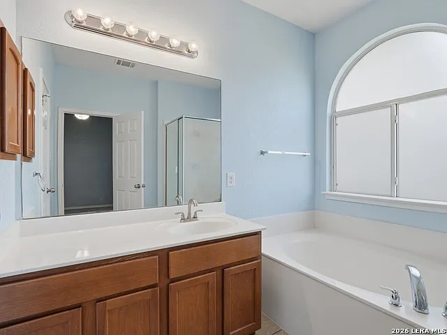 810 Campion Red — Photo 12