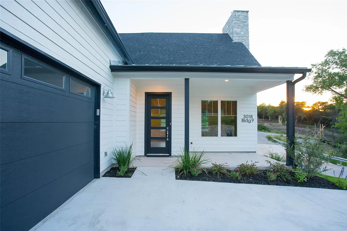 Building Photo - 3018 Sunridge Dr #9