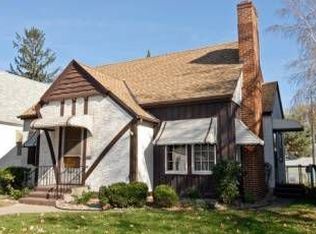 1592 Chelsea St, Saint Paul, MN 55108
