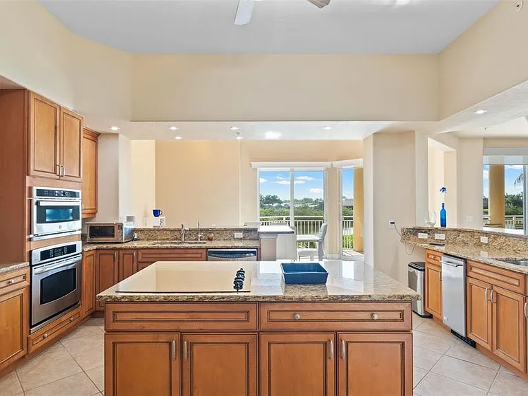 6100 Jessie Harbor Dr #202 — Photo 44