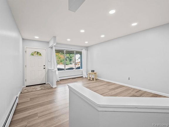 4th image of 34294 Greentrees Rd