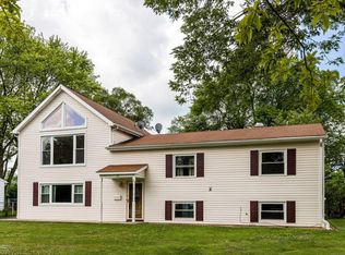 318 Greenbrier Ln, Vernon Hills, IL