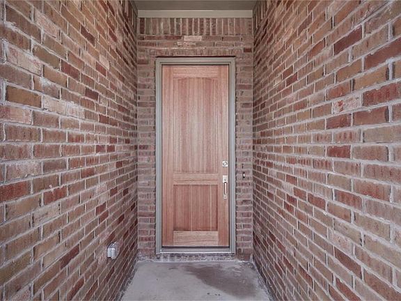 4th image of 3105 Winchester Ave