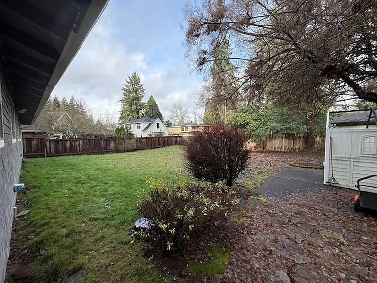18021 Tualata Ave — Photo 24