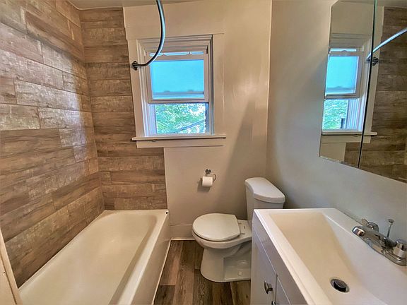 5th image of 1023 Mellon St APT 3