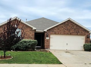 1121 Tacks Ln, Crowley, TX 76036