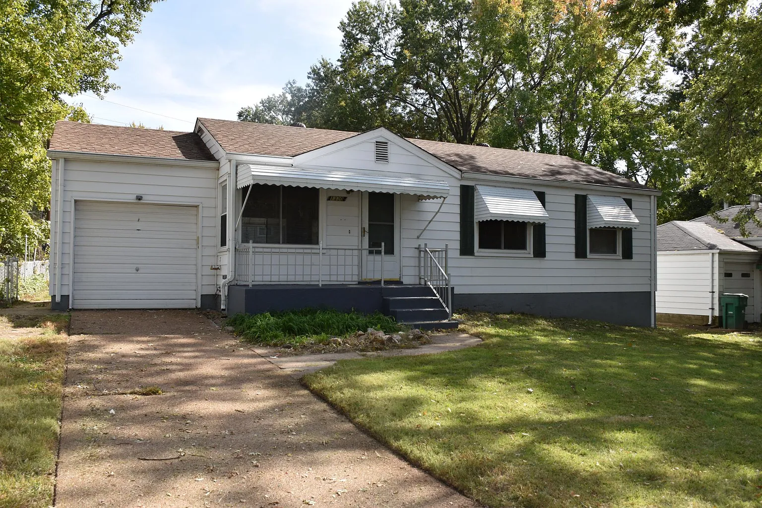 1330 Odessa Dr photo 1