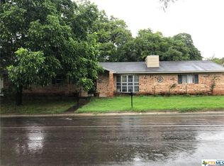 708 W Avenue A, Lampasas, TX 76550