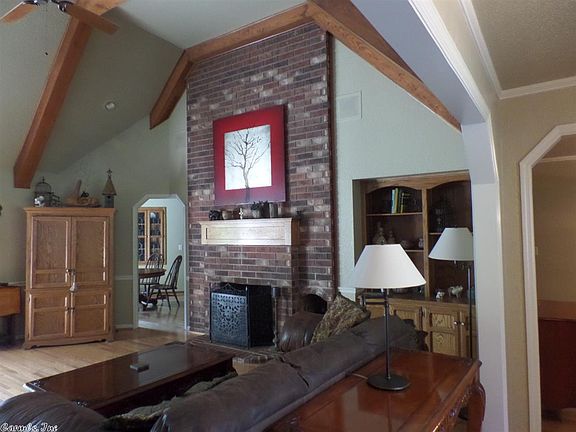 4th image of 8 Glendale Ct