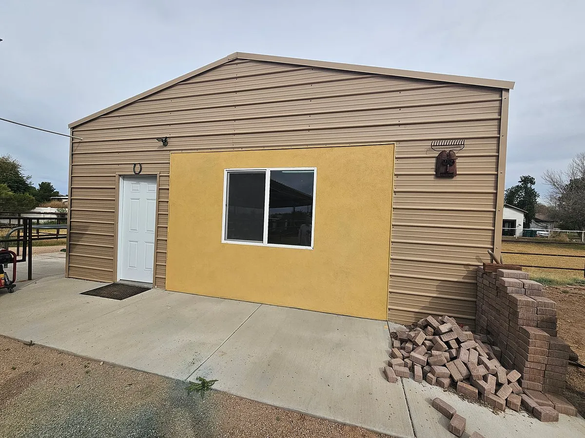 Building Photo - 1530 E Paint Horse Pl