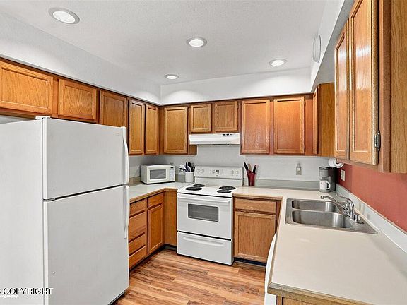 4th image of 9241 Blackberry St APT 1