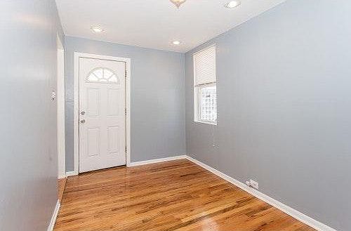 3rd image of 1323 S Claremont Ave