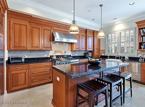 4th image of 857 Laurel Ave #1