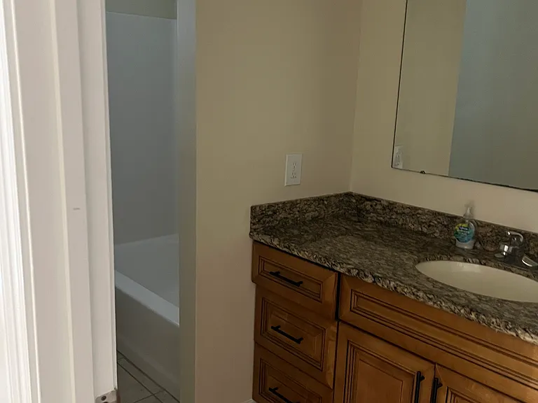 118 Manassas Dr — Photo 3