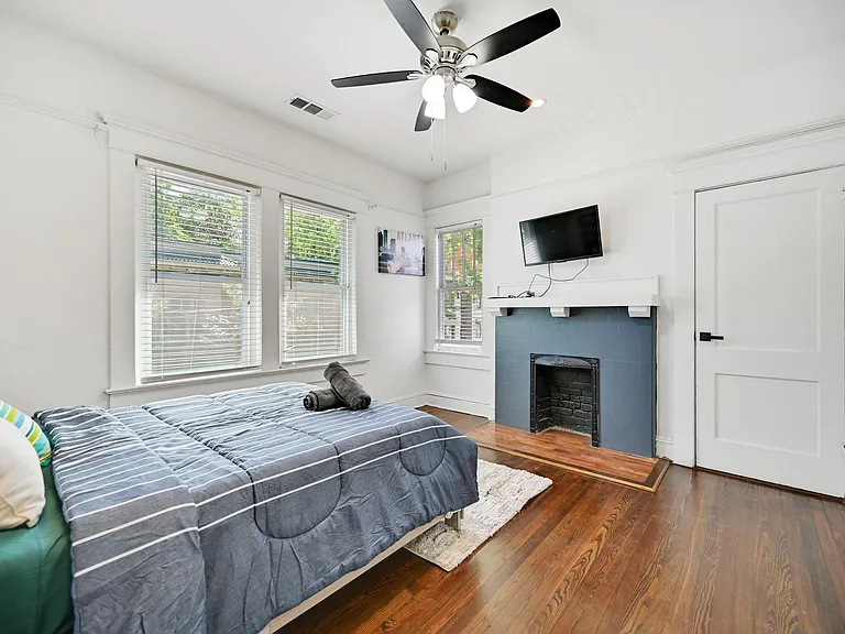 Durant Pl NE — Photo 2