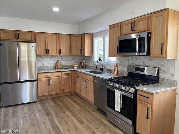 2nd image of 802 Orlando Ave
