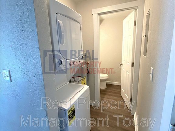 4th image of 317 Trailblazer St SE #B