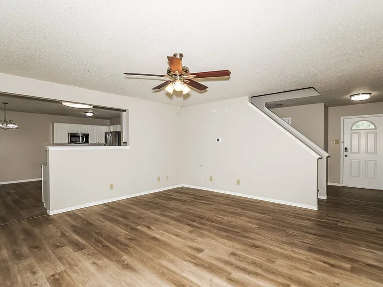3143 Danube Way — Photo 8