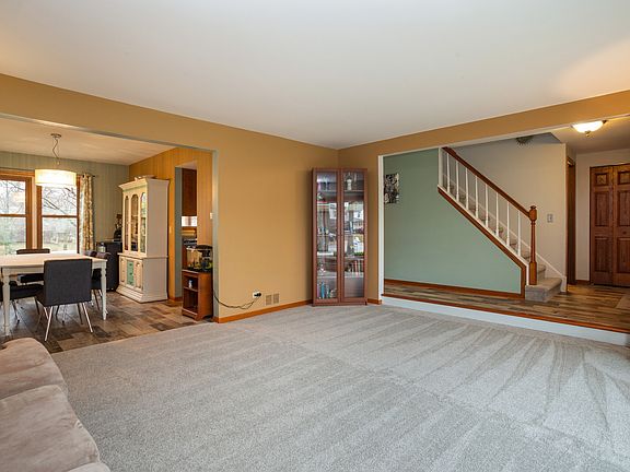 3rd image of 570 Dalton Ln