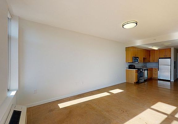 4th image of 4857 Broadway APT 5A