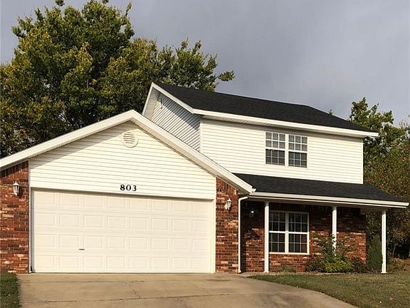 3rd image of 803 SW Cherokee Ct