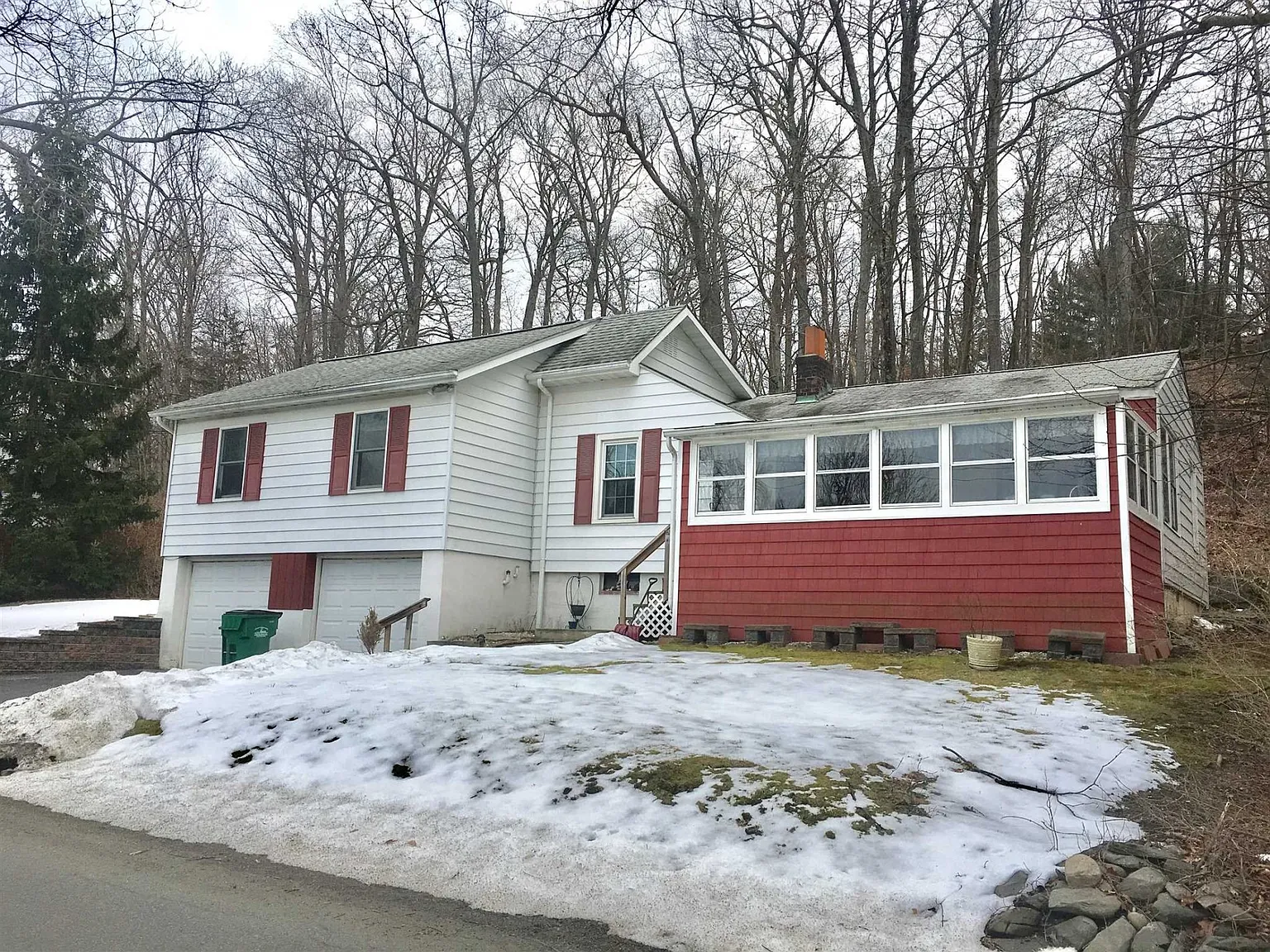 220 Lakeview Rd photo 1