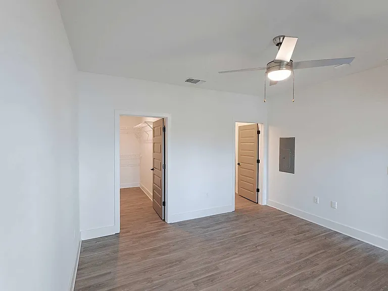 The Parian Luxury Apartments — Photo 87