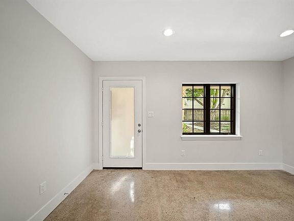 3rd image of 520 Lovett Blvd #1C