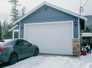 8335 Holly Ln, Maple Falls, WA
