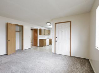 1235 B St #3, Lincoln, NE 68502