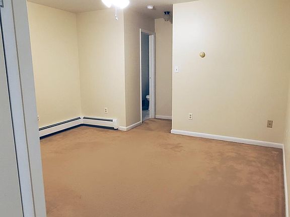 4th image of 619 Chestnut St #1B