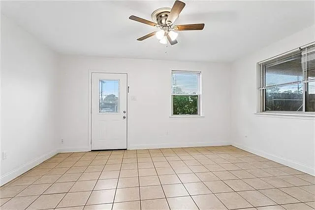 2 bed, 1.0 bath, 866 sqft, $1,600 — Photo 2