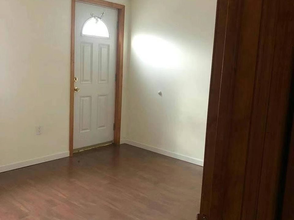 1st image of 6444 138th St Floor 1