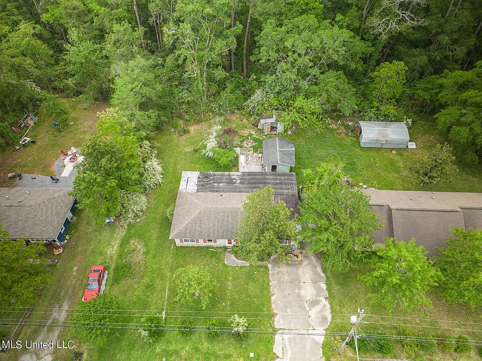 2nd image of 16203 Crestview Dr