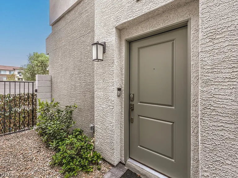 344 Banished Ave #2 — Photo 4