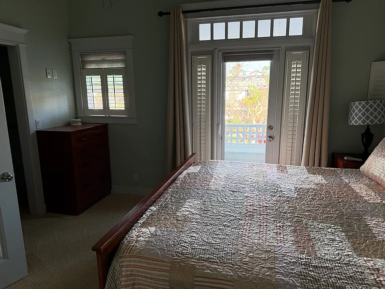 D Ave — Photo 6