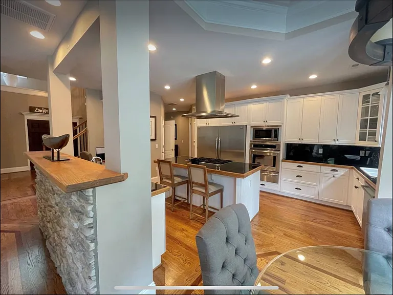 210 Brooks Dr — Photo 16