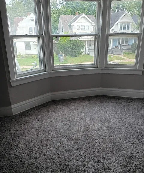 2465 Lawton Ave — Photo 17