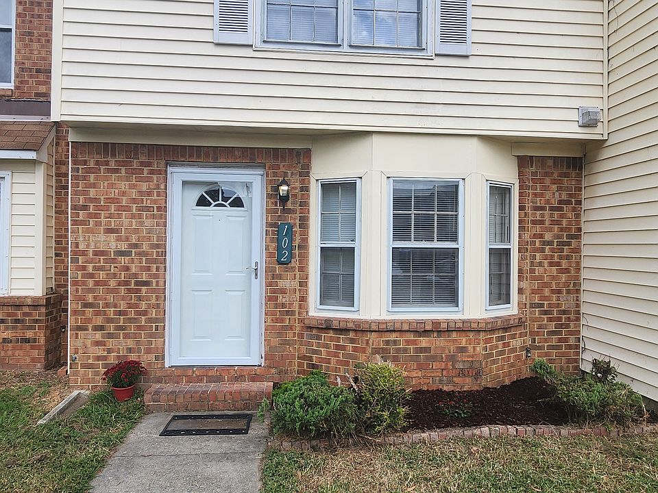 1st image of 102 Elmhurst Ct