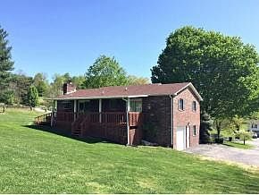 3rd image of 359 Camelot Dr
