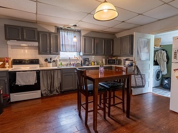 2nd image of 809 N Court St