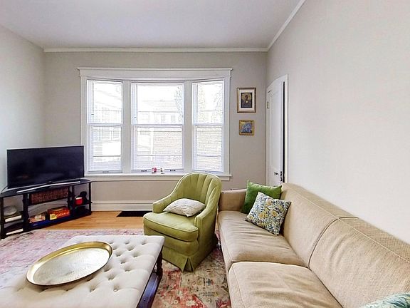 4th image of 1719 W Farragut Ave Floor 1