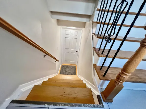 205 Talbot Cres, Newmarket, ON L3Y 1A4