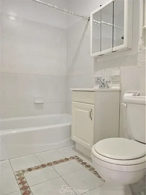Rented by City Connections Realty | media 20