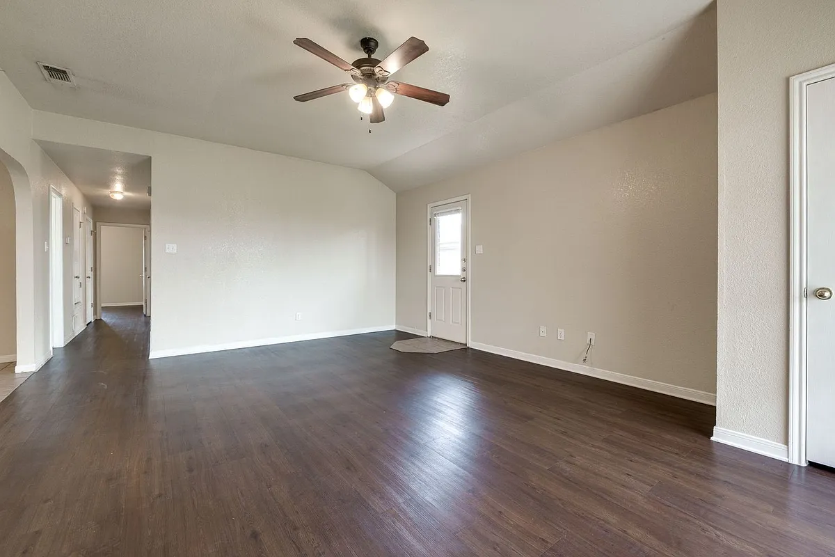 Building Photo - 3606 Dustin Ct