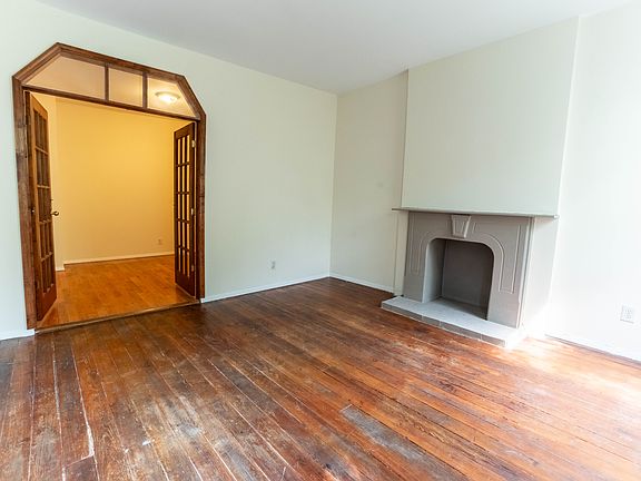 2nd image of 71 Underhill Ave APT 4