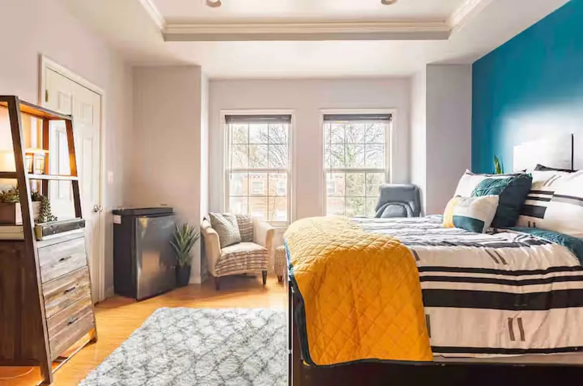 3 bed, 1.5 bath, 1200 sqft, $2,274 — Photo 3