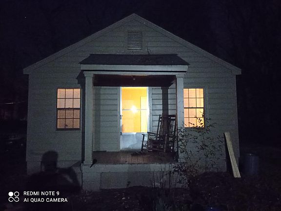 5th image of 660 N Evergreen St