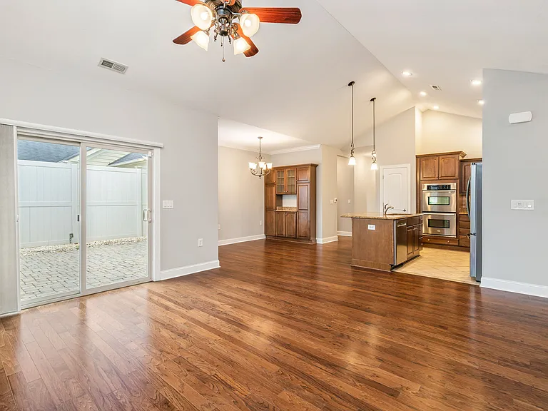 4935 Willow Bluff Cir — Photo 8