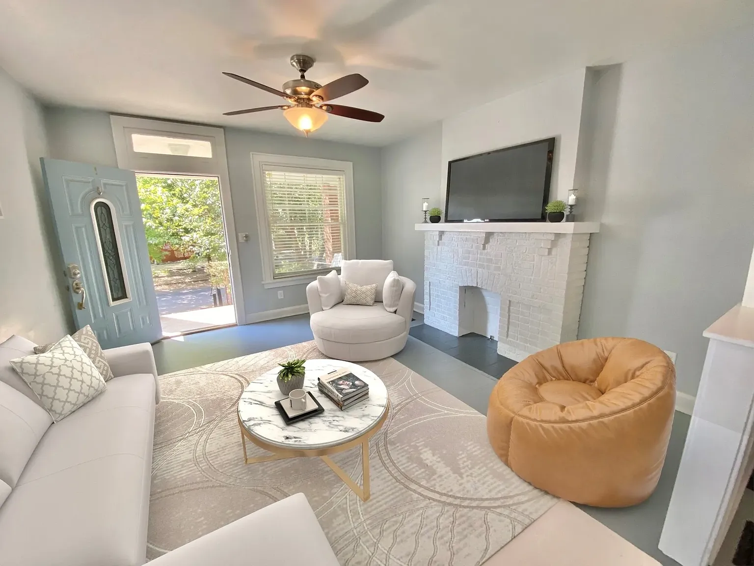3 bed, 1250 sqft, $2,070 — Photo 3